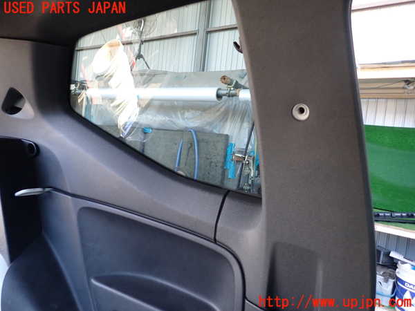 2UPJ-9236447680]VW up! GTI(アップ GTI)(AADKR)左リアピラートリム 中古_3