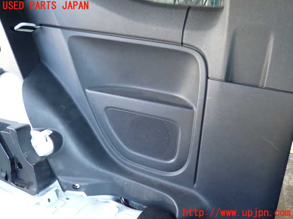2UPJ-9236447680]VW up! GTI(アップ GTI)(AADKR)左リアピラートリム 中古_4