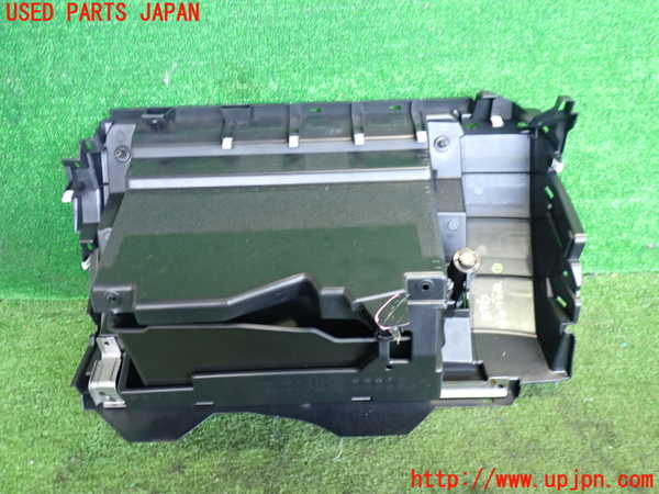 2UPJ-9236467516]GR86(BRZ)(ZN8(改))グローブボックス1 中古_4