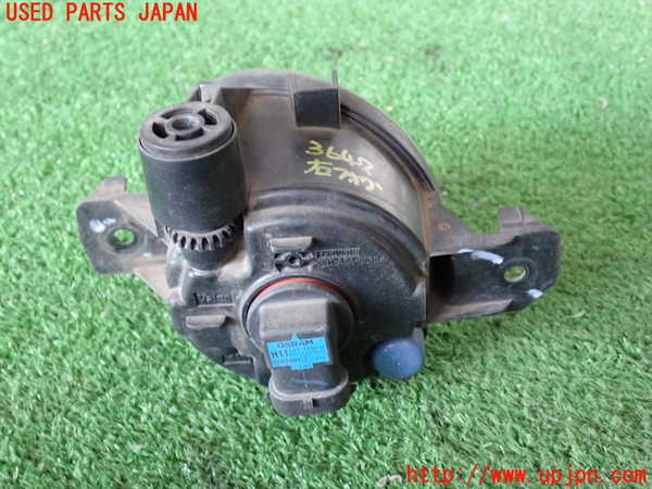 2UPJ-9236471180]BMW X5(ZV30S)(E70)右フォグ 中古_3