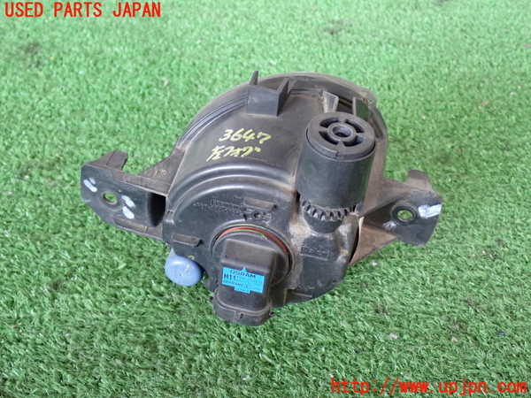 2UPJ-9236471182]BMW X5(ZV30S)(E70)左フォグ 中古_3