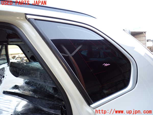 2UPJ-9236471382]BMW X5(ZV30S)(E70)左クォーターガラス 中古(43R-000137 M35T2)_2