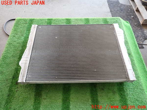 2UPJ-9236472321]BMW X5(ZV30S)(E70)ラジエーター1 中古_3