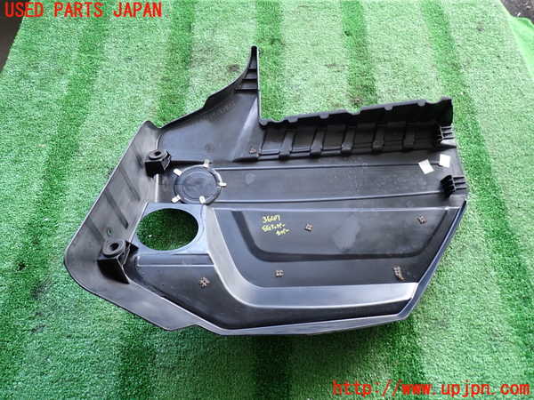 2UPJ-9236472160]BMW X5(ZV30S)(E70)エンジンアッパーカバー 中古_3
