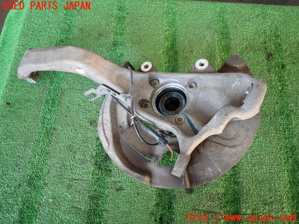 2UPJ-9236474290]BMW X5(ZV30S)(E70)右フロントナックルハブ 中古_2