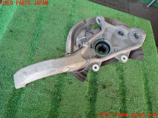 2UPJ-9236474295]BMW X5(ZV30S)(E70)左フロントナックルハブ 中古_2