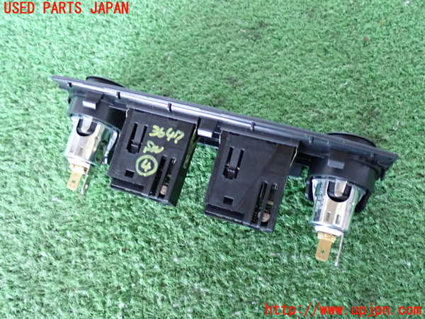 2UPJ-9236476309]BMW X5(ZV30S)(E70)スイッチ4 (シートヒーター) 中古_2