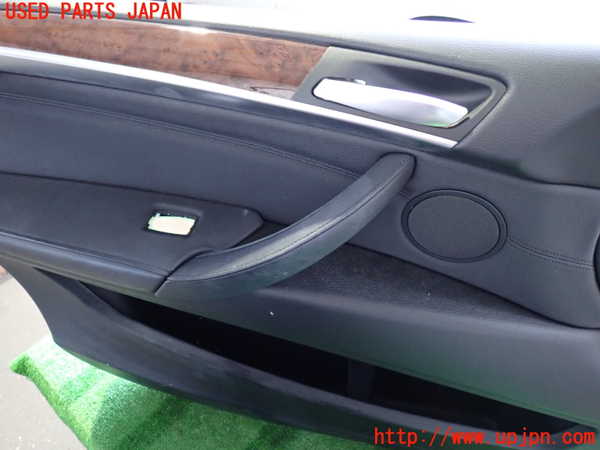 2UPJ-9236471264]BMW X5(ZV30S)(E70)左前ドア内張り 中古_4