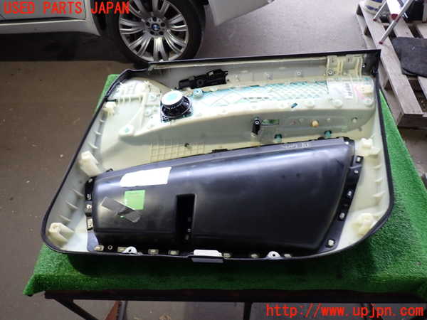 2UPJ-9236471264]BMW X5(ZV30S)(E70)左前ドア内張り 中古_5