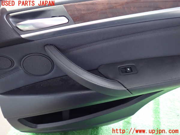 2UPJ-9236471294]BMW X5(ZV30S)(E70)右後ドア内張り 中古_3