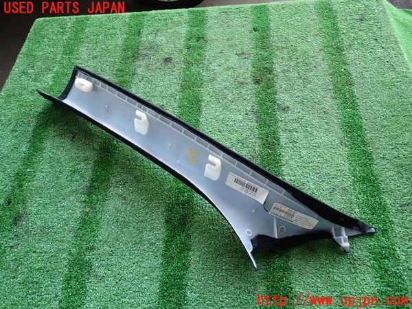 2UPJ-9236477655]BMW X5(ZV30S)(E70)右フロントピラートリム 中古_4