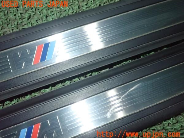 3UPJ=9236480616]BMW 320i クーペ(WA20 E92)前期 純正 スカッフプレート 中古_4