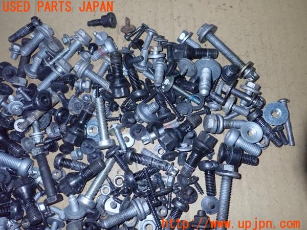 3UPJ=9236480720]BMW 320i クーペ(WA20 E92)前期 ネジ・ナット・ステー類 セット ジャンク_2