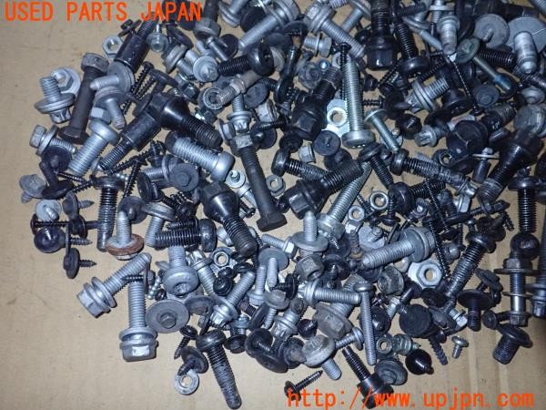 3UPJ=9236480720]BMW 320i クーペ(WA20 E92)前期 ネジ・ナット・ステー類 セット ジャンク_3