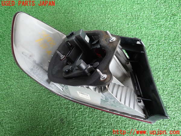 2UPJ-9236481530]BMW 320i クーペ(WA20)(E92)右テールランプ 中古_2