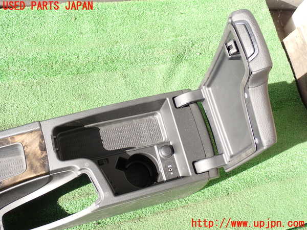 2UPJ-9236487540]BMW 320i クーペ(WA20)(E92)センターコンソール 中古_3