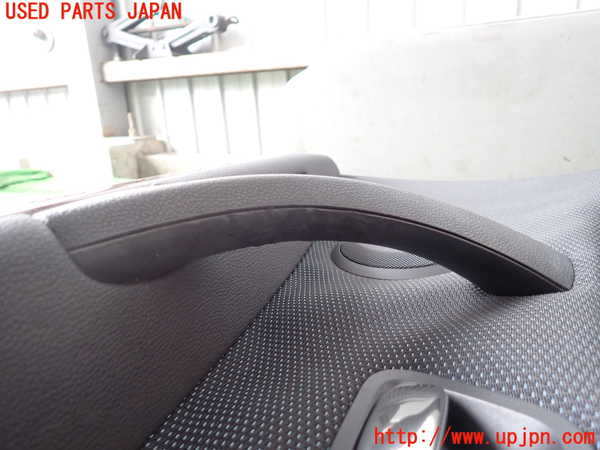 2UPJ-9236481234]BMW 320i クーペ(WA20)(E92)右ドア内張り 中古_5