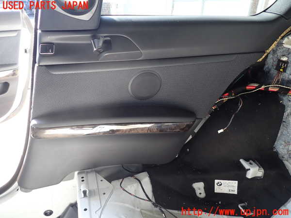 2UPJ-9236487675]BMW 320i クーペ(WA20)(E92)右リアピラートリム 中古_4