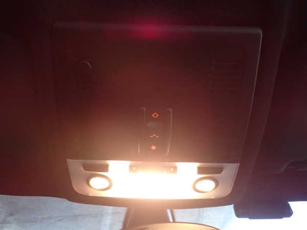 2UPJ-9236486411]BMW 320i クーペ(WA20)(E92)ルームランプ1 (1列目真中) 中古_2