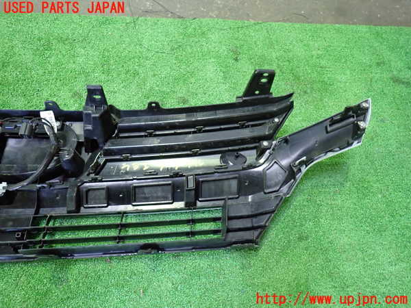 1UPJ-9236491050]ヴェルファイア(AGH30W)ラジエターグリル 中古_2