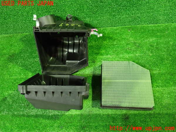 1UPJ-9236492560]ヴェルファイア(AGH30W)エアクリーナーボックス 中古_3