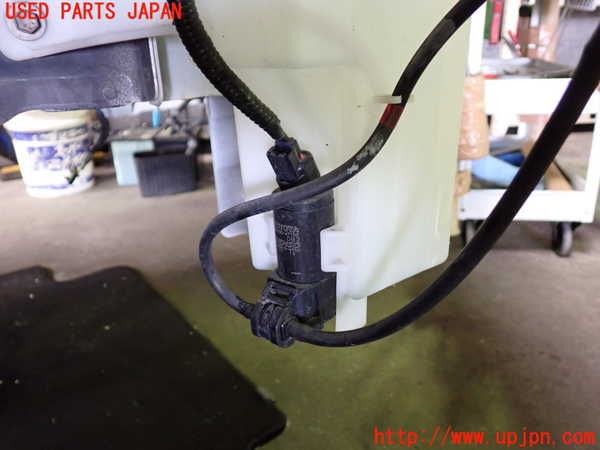 1UPJ-9236496791]ヴェルファイア(AGH30W)ウォッシャータンク1 中古_4