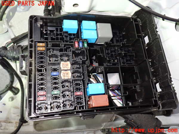 1UPJ-9236496742]ヴェルファイア(AGH30W)ヒューズボックス2 中古_2