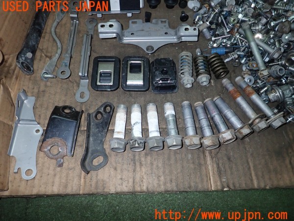 3UPJ=9236500720]レクサス RX450(GYL16W)ネジ・ナット・ステー類 セット ジャンク_3