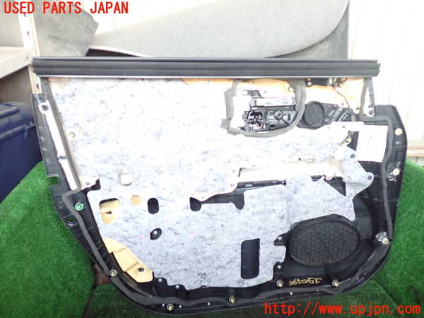 1UPJ-9236501234]レクサス・RX450h(GYL16W)右前ドア内張り 中古_4