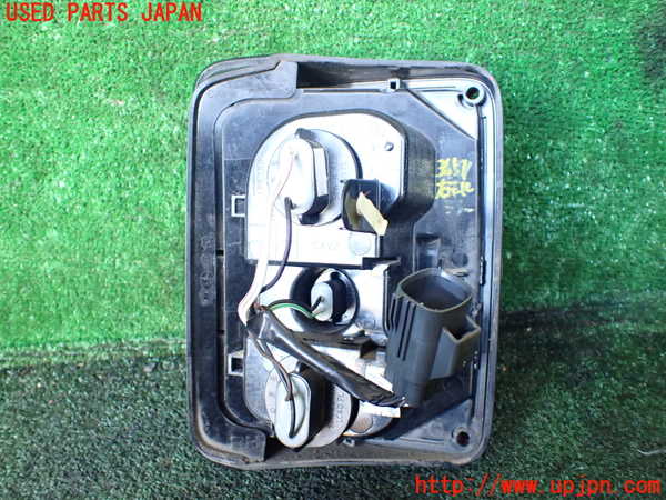 1UPJ-9236511530]ジープ・ラングラー アンリミテッド(JK38L)右テールランプ 中古_3