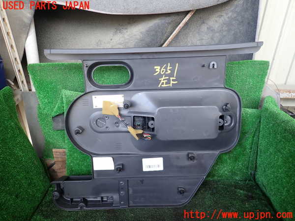 1UPJ-9236511264]ジープ・ラングラー アンリミテッド(JK38L)左前ドア内張り 中古_4