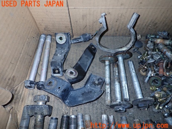 3UPJ=9236520720]ランドクルーザー100(UZJ100W)前期 ネジ・ナット・ステー類 セット ジャンク_2