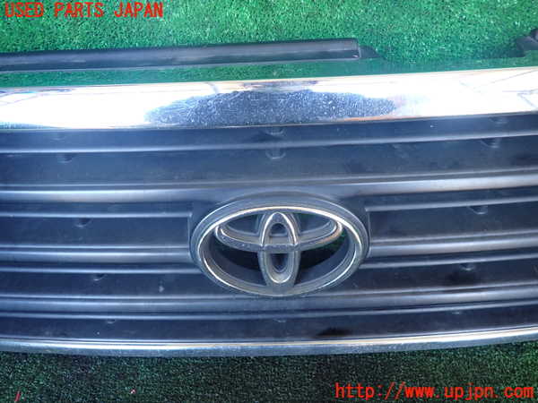 1UPJ-9236521050]ランクル100系(UZJ100W)ラジエターグリル 中古_2