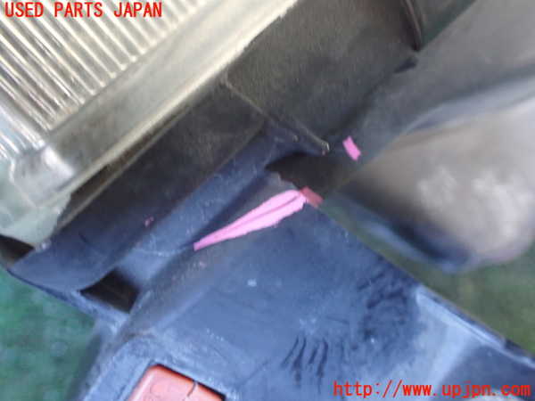 1UPJ-9236521130]ランクル100系(UZJ100W)右ヘッドライト ハロゲン 中古_4