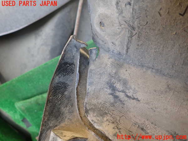 1UPJ-9236521456]ランクル100系(UZJ100W)左リアマッドガード(泥除け) 中古_3
