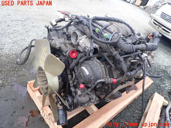 1UPJ-9236522003]ランクル100系(UZJ100W)エンジンミッションセット（補器類・ECU付） 2UZ-FE 4FAT 中古_3