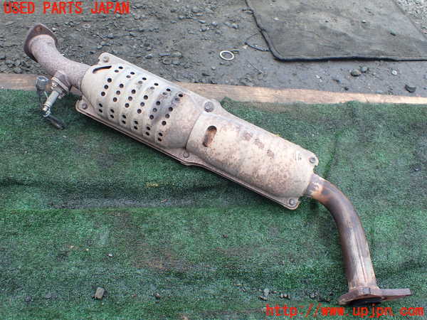 1UPJ-9236522661]ランクル100系(UZJ100W)触媒1 中古_2