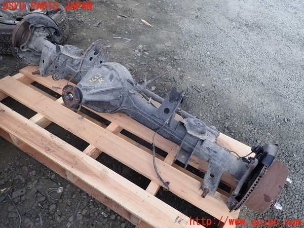 1UPJ-9236524400]ランクル100系(UZJ100W)リアデフホーシング 中古_2