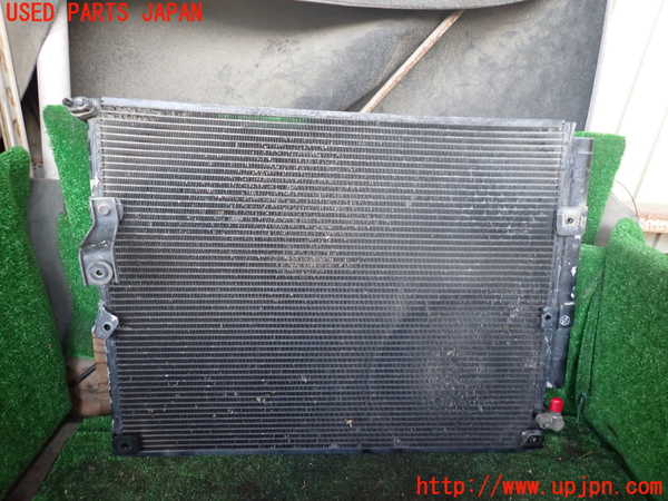 1UPJ-9236526031]ランクル100系(UZJ100W)エアコンコンデンサー1 中古_2