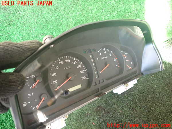 1UPJ-9236526170]ランクル100系(UZJ100W)スピードメーター 中古_2