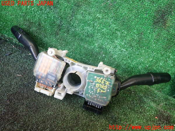 1UPJ-9236526720]ランクル100系(UZJ100W)コンビネーションスイッチ 中古_4