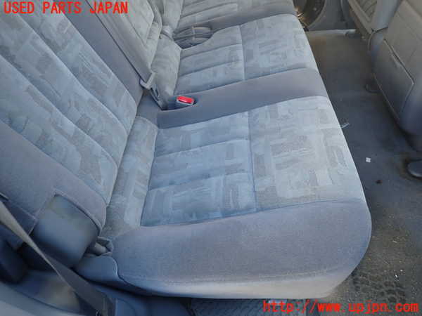 1UPJ-9236527145]ランクル100系(UZJ100W)右2列目シート 中古_3