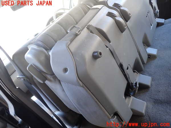 1UPJ-9236527175]ランクル100系(UZJ100W)左2列目シート 中古_5