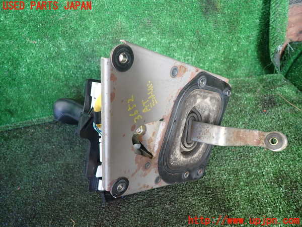 1UPJ-9236527555]ランクル100系(UZJ100W)ATシフトレバー 中古_3