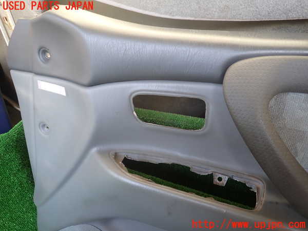 1UPJ-9236521234]ランクル100系(UZJ100W)右前ドア内張り 中古_2