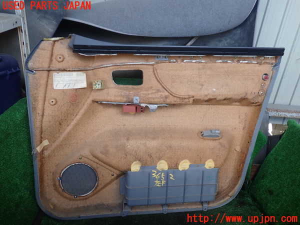 1UPJ-9236521264]ランクル100系(UZJ100W)左前ドア内張り 中古_4