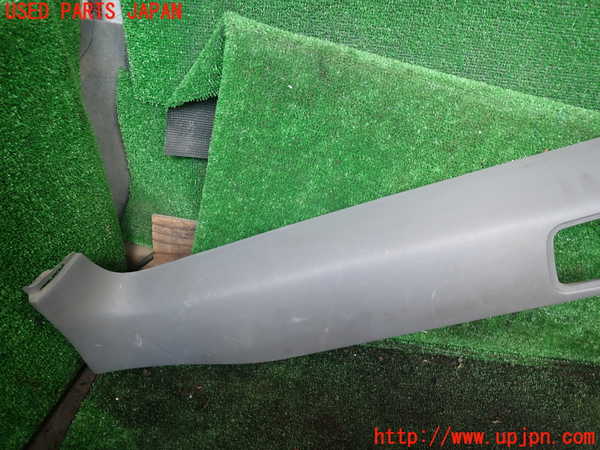 1UPJ-9236521578]ランクル100系(UZJ100W)バックドア内張り 中古_2