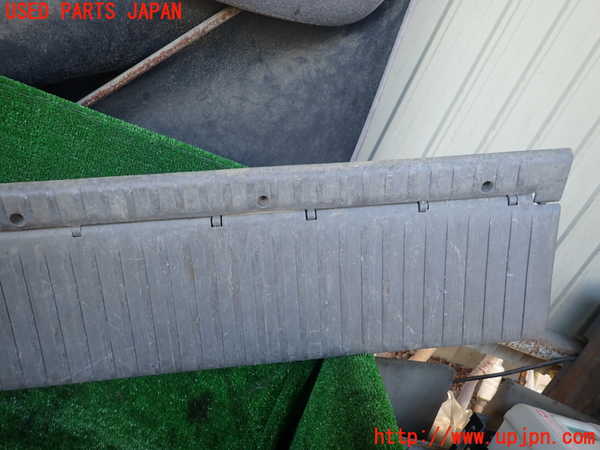 1UPJ-9236527771]ランクル100系(UZJ100W)ラゲッジトレイ1 中古_3