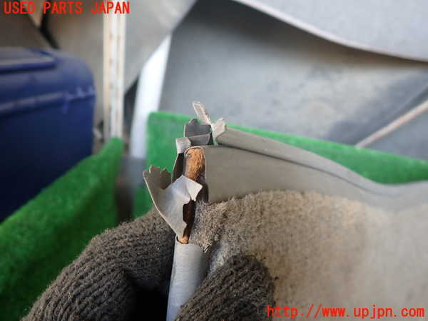 1UPJ-9236521504]ランクル100系(UZJ100W)トランク内トリム 中古_2