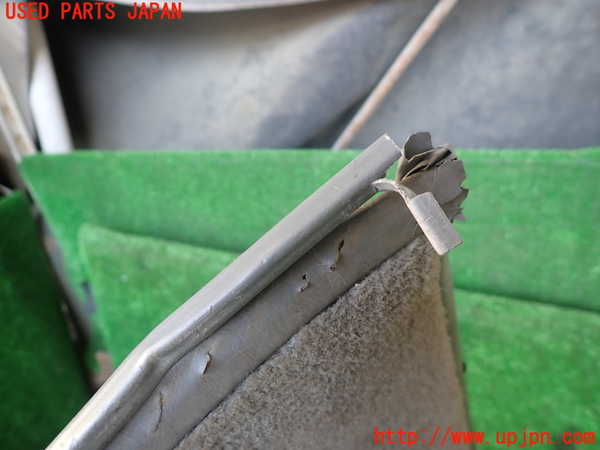 1UPJ-9236521504]ランクル100系(UZJ100W)トランク内トリム 中古_3